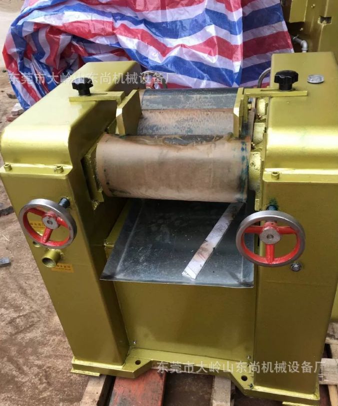 厂家供应 普通型三辊研磨机 东莞三辊研磨机 实验三辊研磨机
